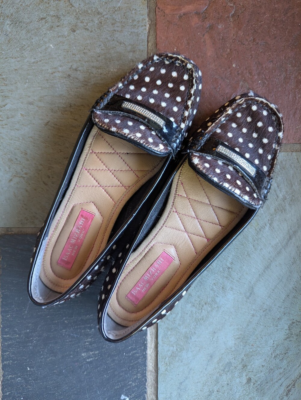 Isaac Mizrahi Polka Dot Brown Fur Loafer Flats with Patent Leather Trim Size 4.5